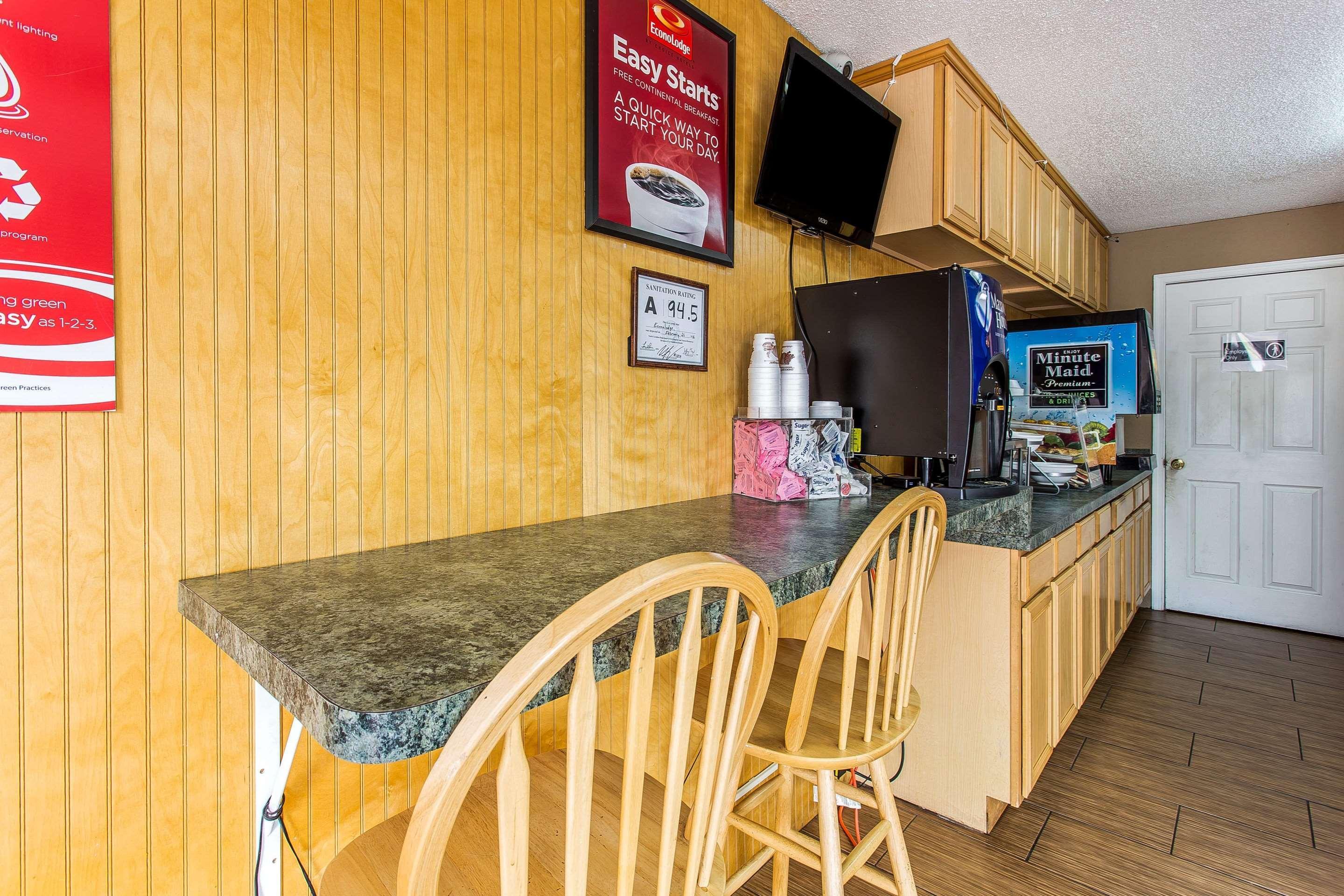 Econo Lodge Елизабет Сити Екстериор снимка