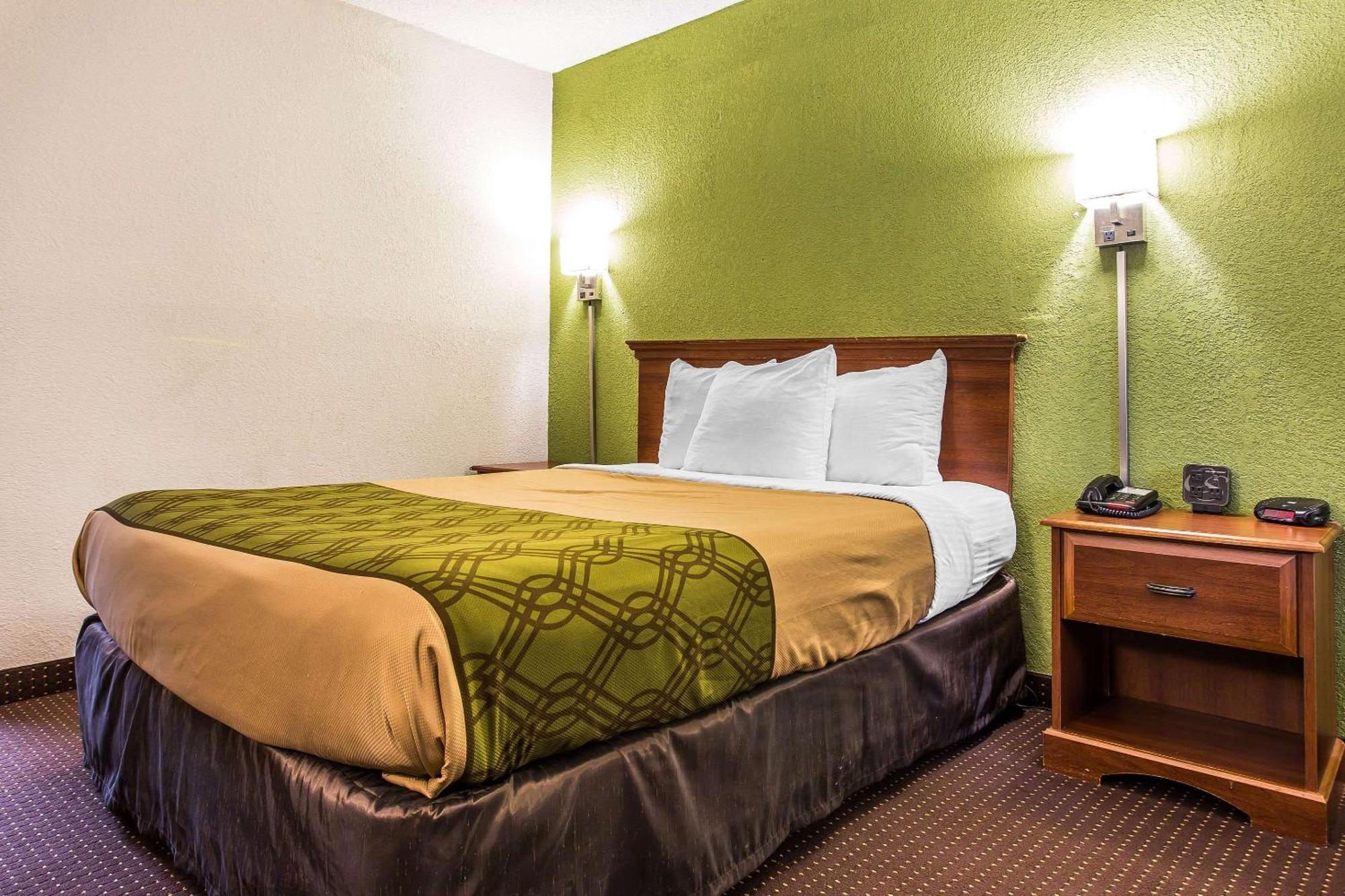 Econo Lodge Елизабет Сити Екстериор снимка