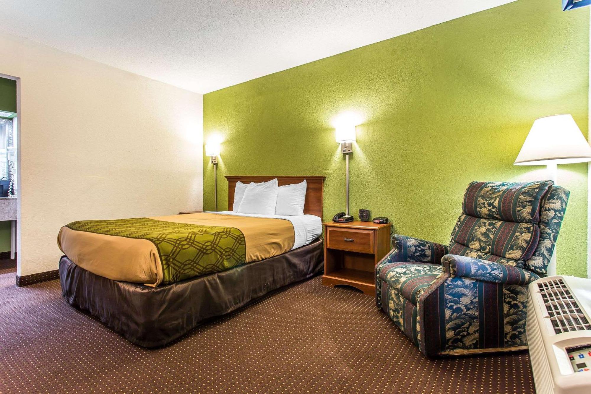 Econo Lodge Елизабет Сити Екстериор снимка