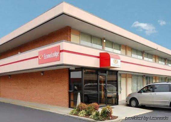 Econo Lodge Елизабет Сити Екстериор снимка