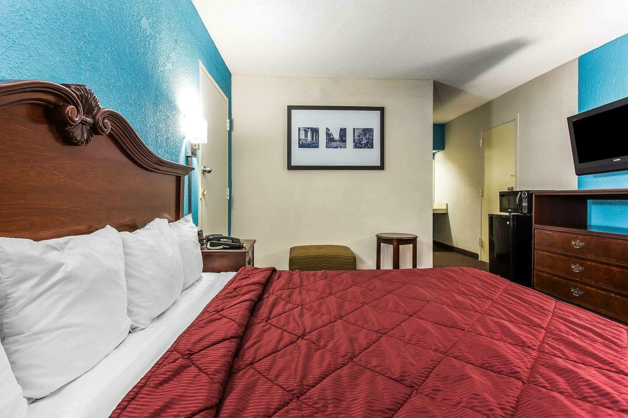 Econo Lodge Елизабет Сити Екстериор снимка